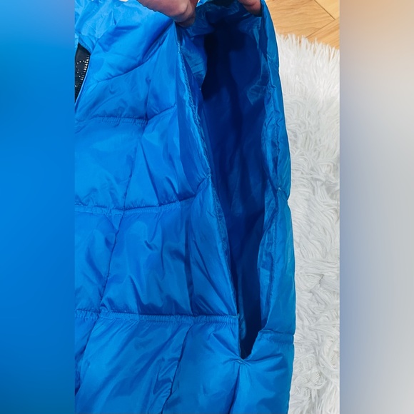 Calvin Klein Performance Cropped Mock-Neck Zip-Up Vest - Picture 7 of 16